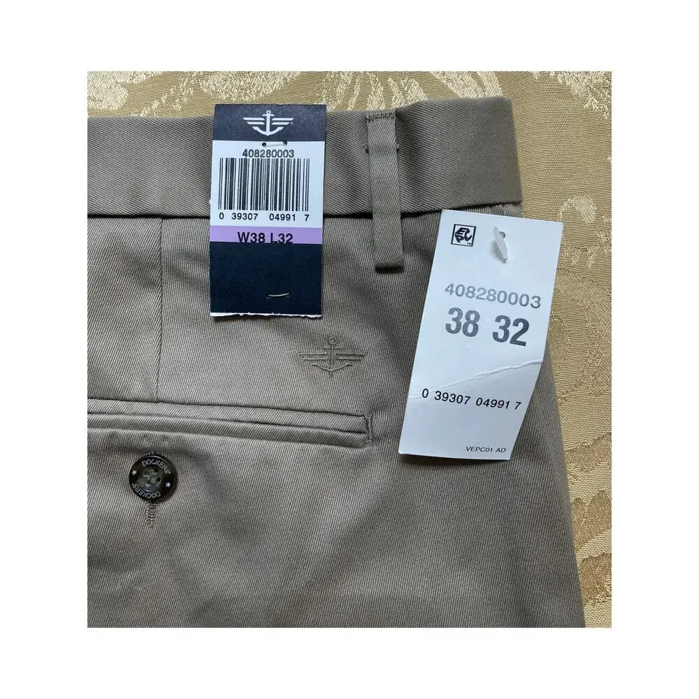 NWT Dockers Mens Pants 38x32 Khakis All Cotton D2 Straight Fit Flat Front Tan